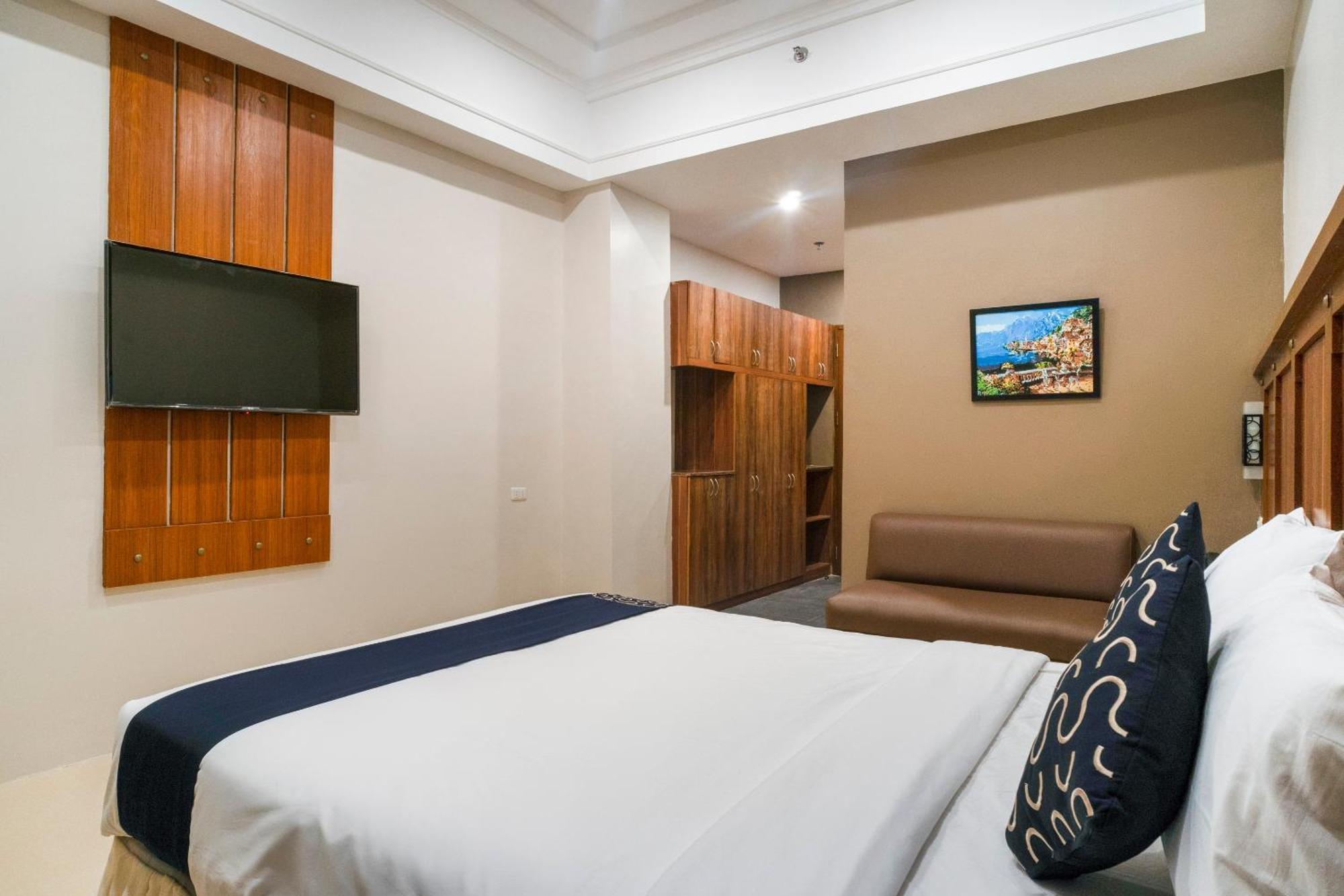 Capital O 460 World Palace Hotel Davao Exterior photo