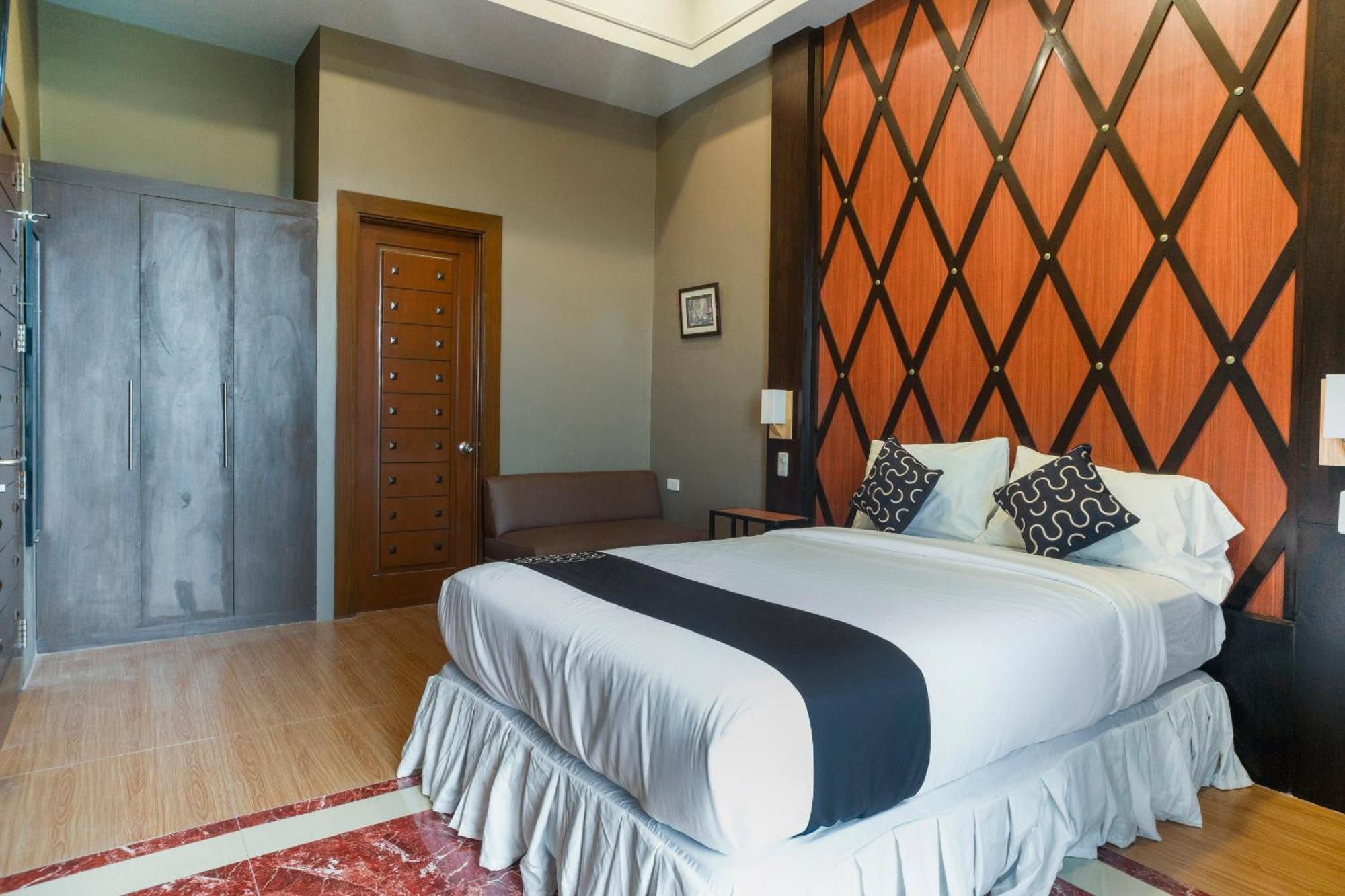 Capital O 460 World Palace Hotel Davao Exterior photo